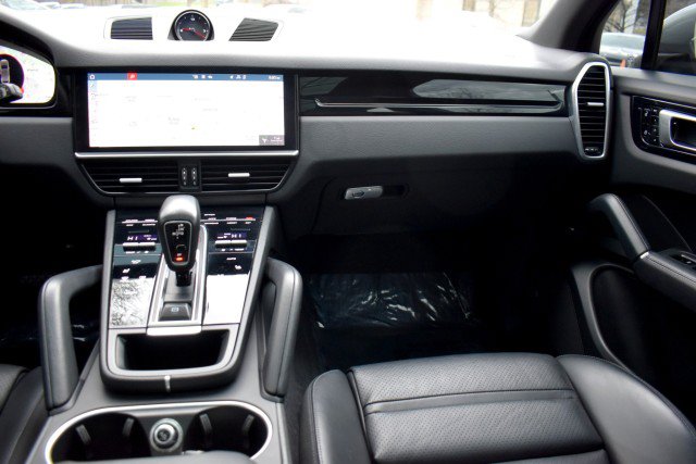 Used 2021 Porsche Cayenne AWD/4WD image 10
