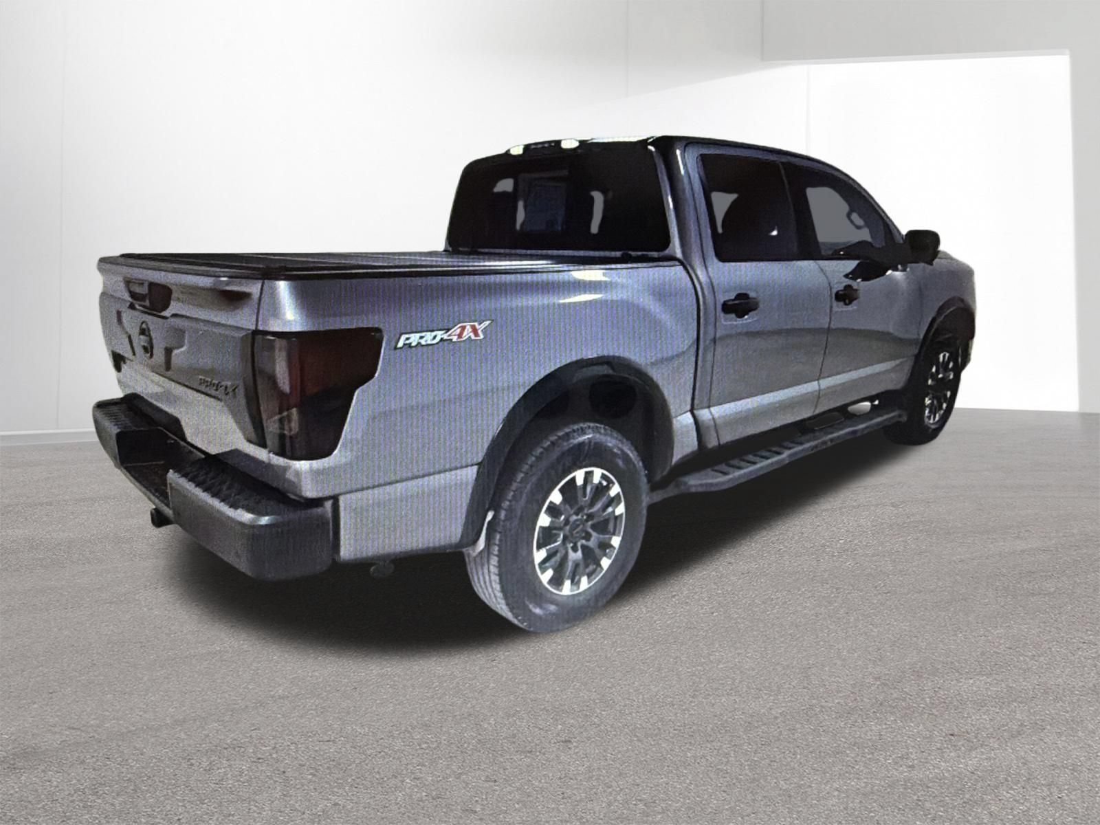 Used 2021 Nissan Titan PRO-4X w/ Pro-4x Convenience Package AWD/4WD image 2