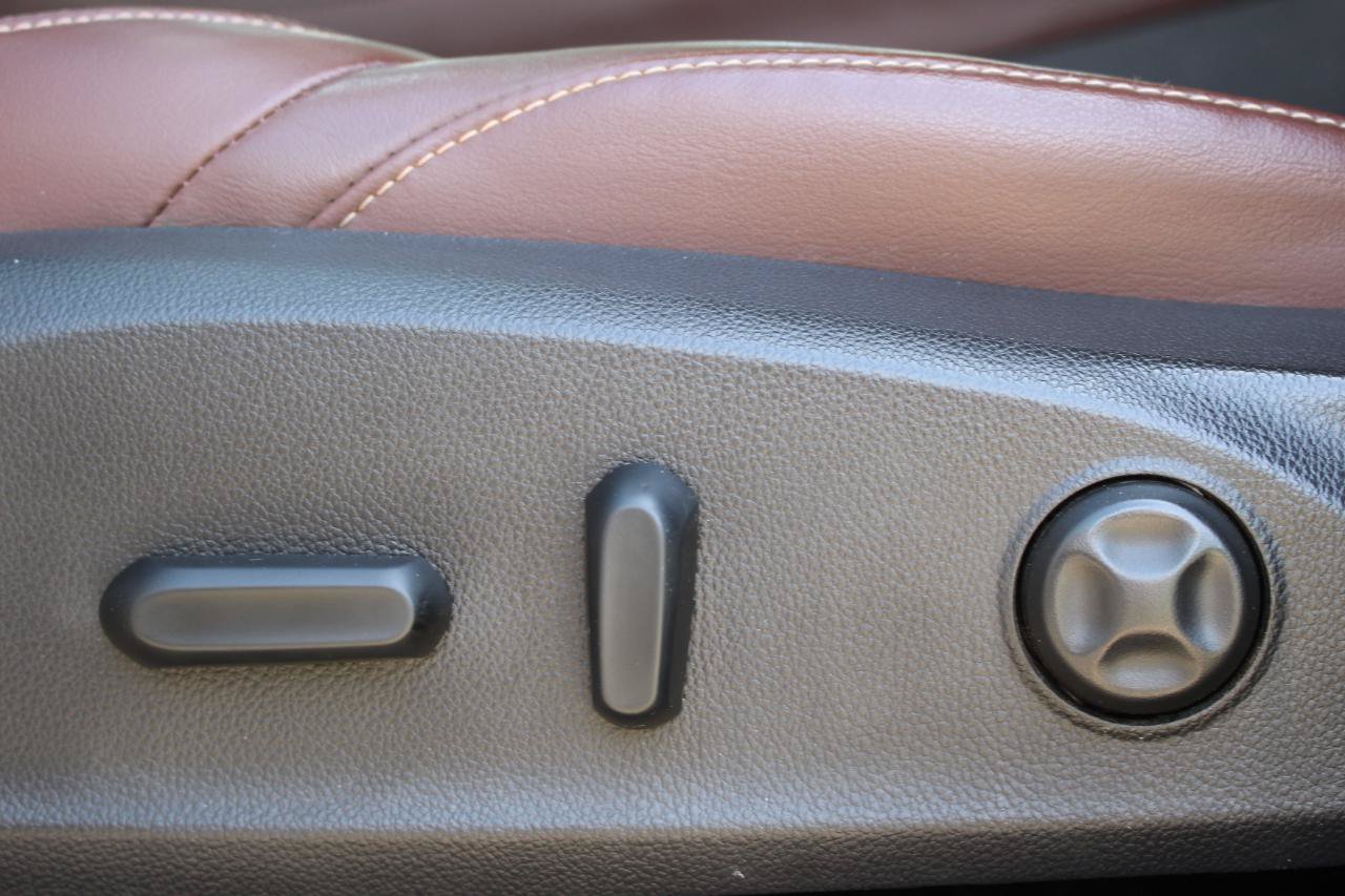 Used 2017 Buick Envision Premium AWD/4WD image 14