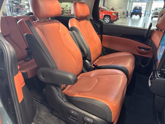 Used 2022 Kia Carnival SX Prestige w/ Paint Protection Package FWD image 16