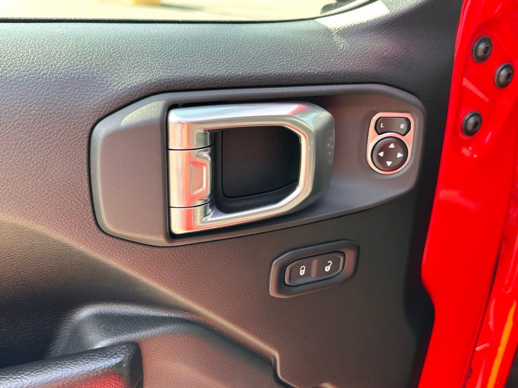 Used 2024 Jeep Wrangler Unlimited image 16