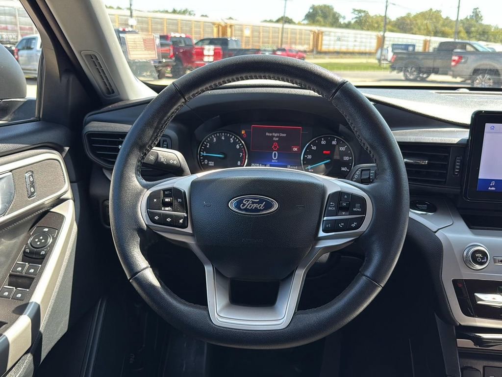 Used 2023 Ford Explorer XLT image 20