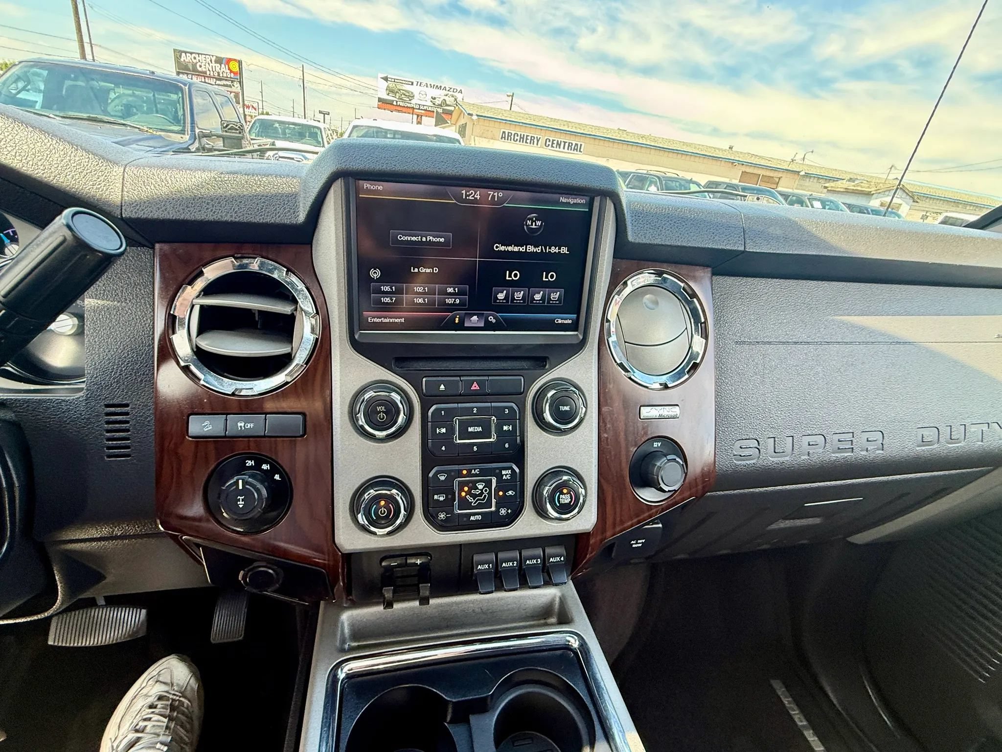 Used 2014 Ford F250 Lariat w/ Lariat Ultimate Package AWD/4WD image 12