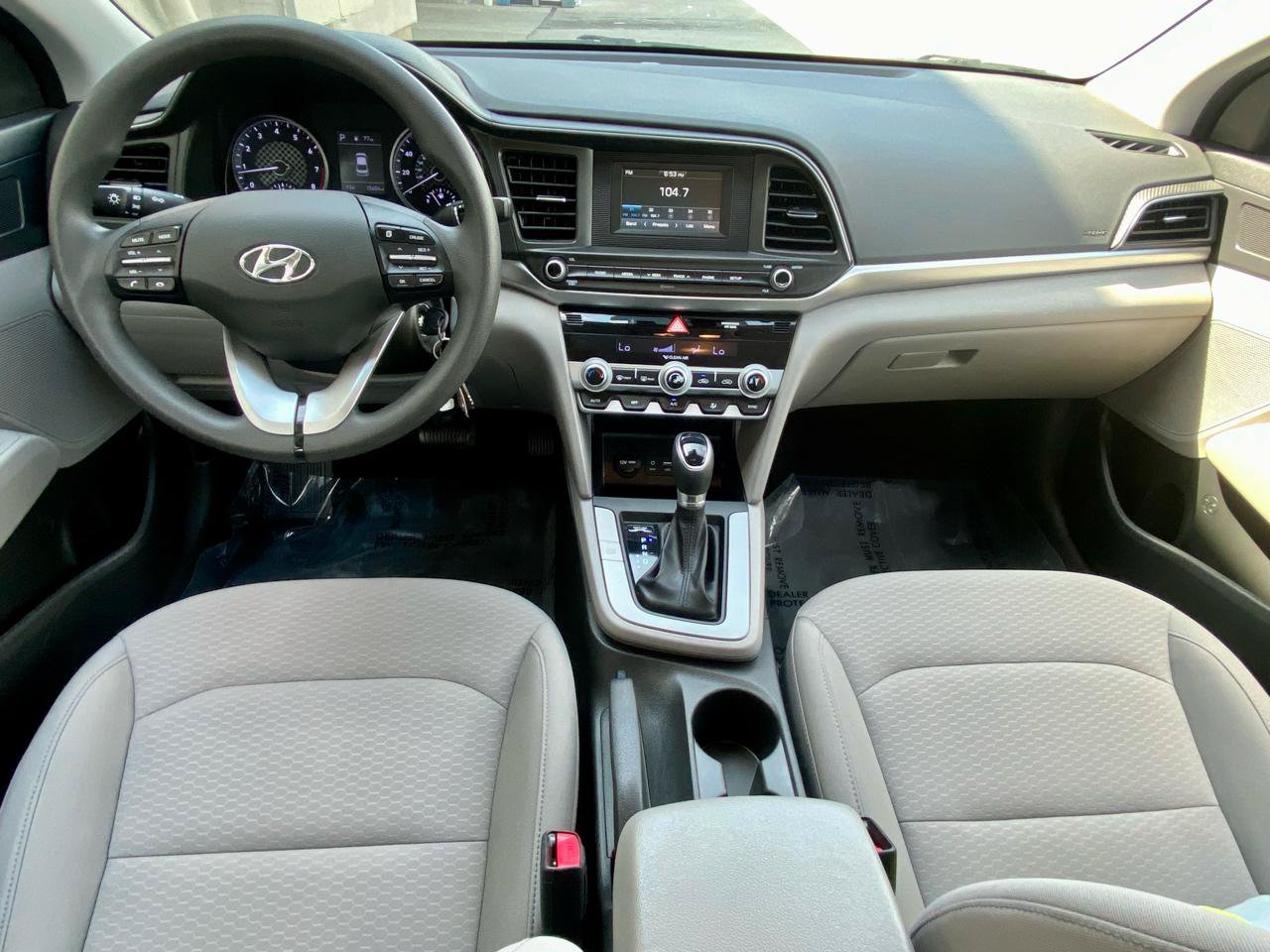 Used 2020 Hyundai Elantra SE FWD image 5