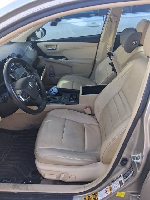 Used 2016 Toyota Camry XLE image 3