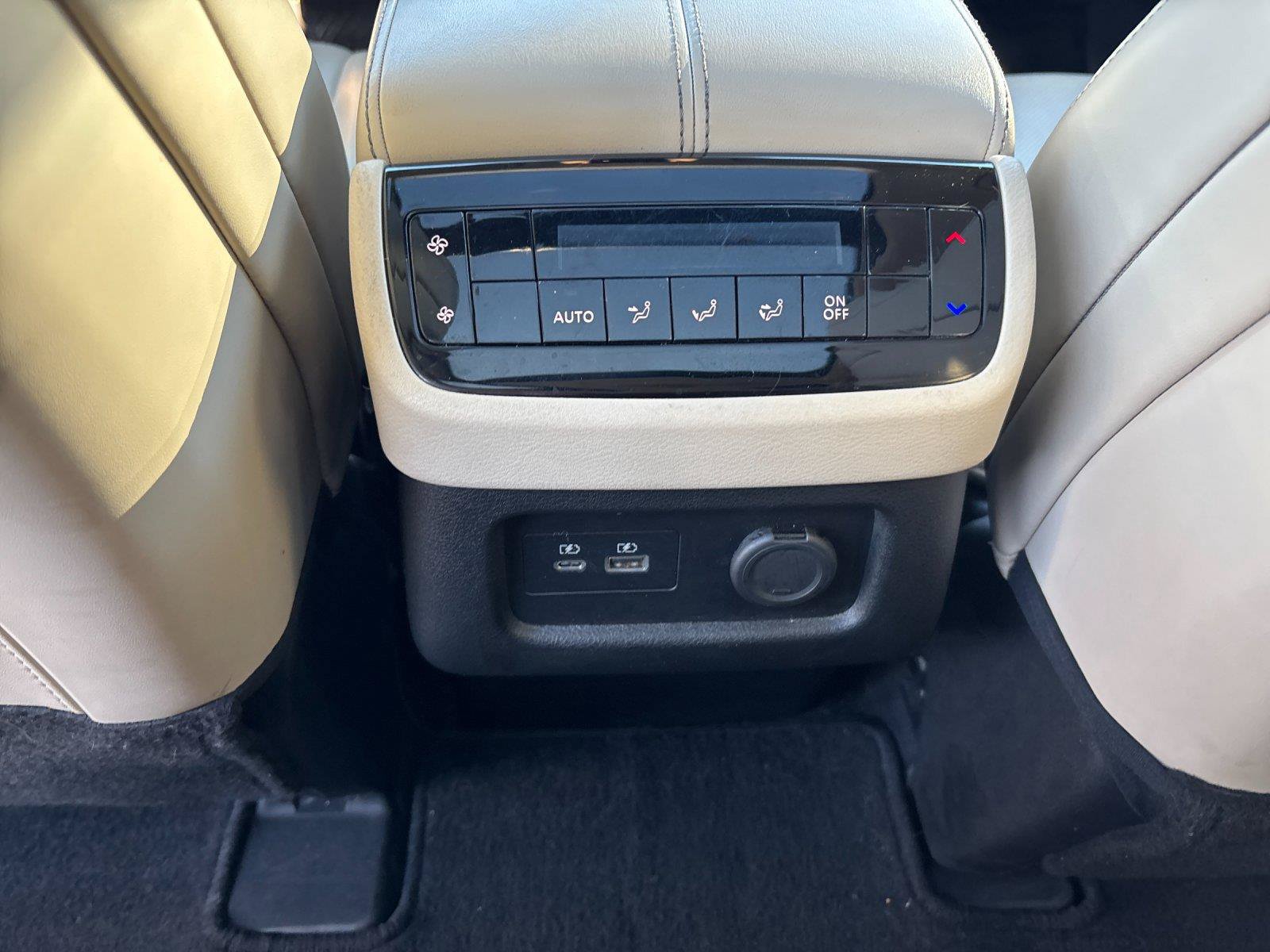 Used 2023 INFINITI QX60 Luxe w/ Performance Audio Package AWD/4WD image 33