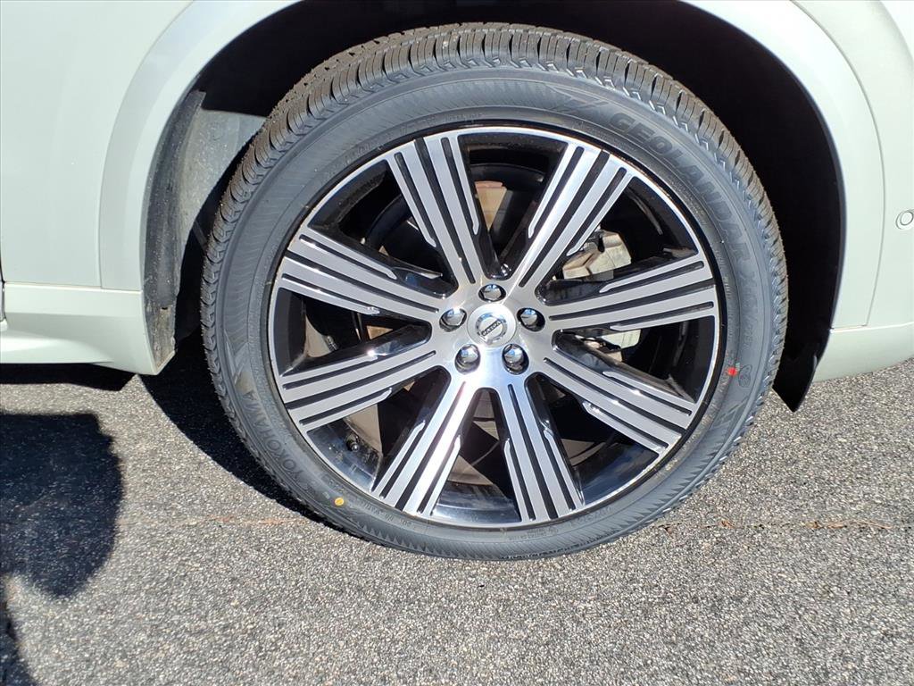 Used 2022 Volvo XC90 T6 Inscription w/ Advanced Package image 11