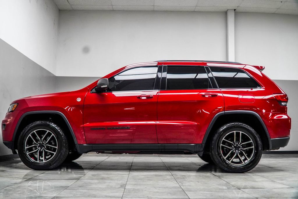Used 2020 Jeep Grand Cherokee Trailhawk w/ Interior Metal Package AWD/4WD image 9