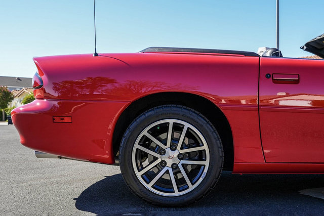 Used 2002 Chevrolet Camaro Z28 w/ SS Performance/Appearance Pkg RWD image 10