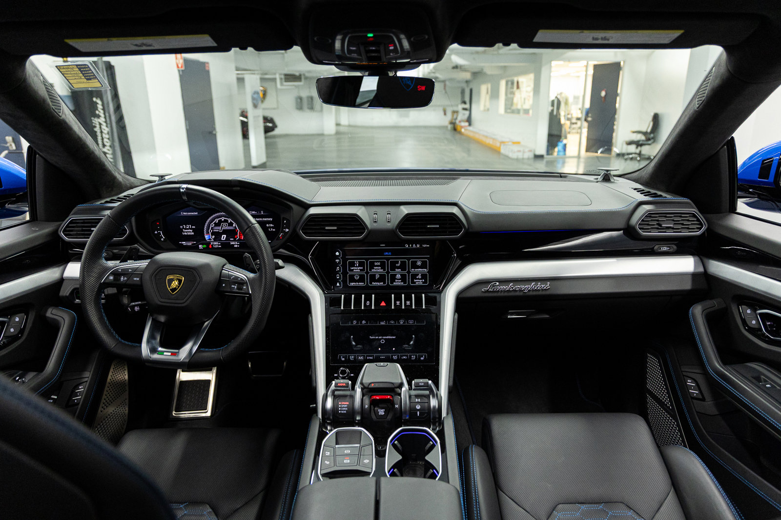 Used 2021 Lamborghini Urus image 31