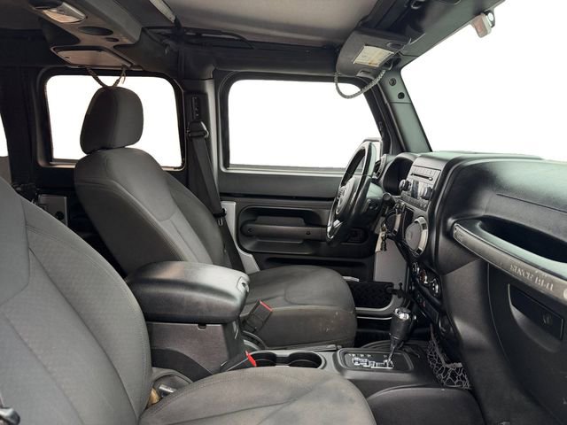 Used 2015 Jeep Wrangler Unlimited Sport w/ Connectivity Group image 17