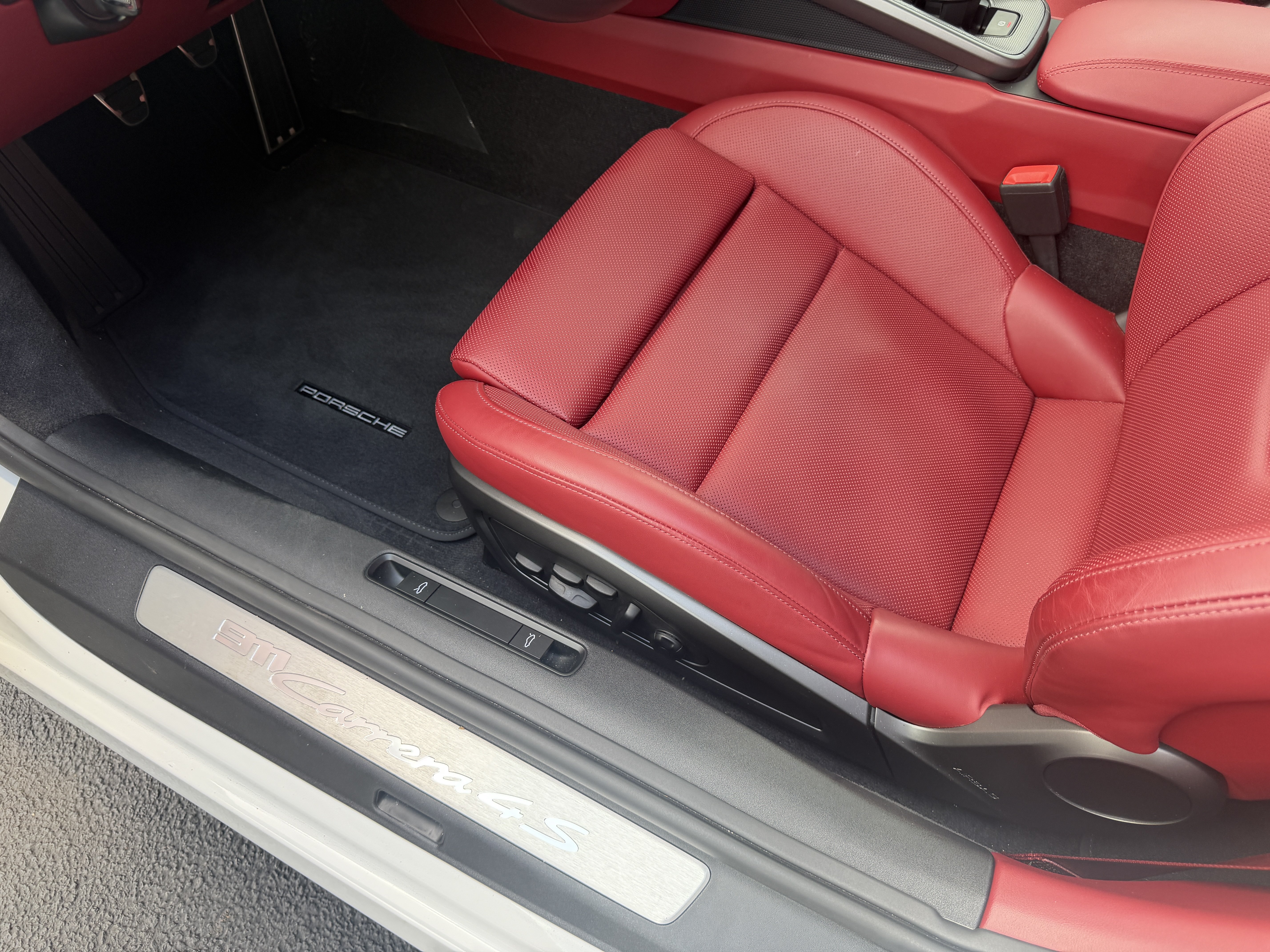 Certified 2023 Porsche 911 Carrera 4S AWD/4WD image 17