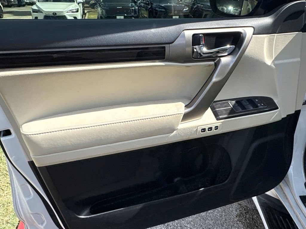 Certified 2020 Lexus GX 460 Premium w/ Premium Package AWD/4WD image 12