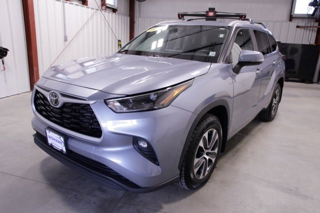 Used 2023 Toyota Highlander XLE