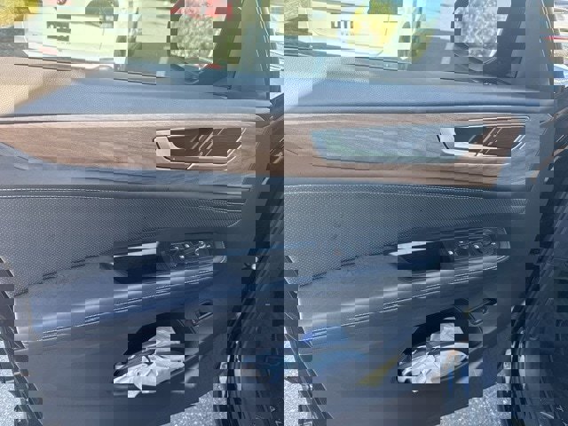 Used 2024 Volkswagen Atlas SE image 17