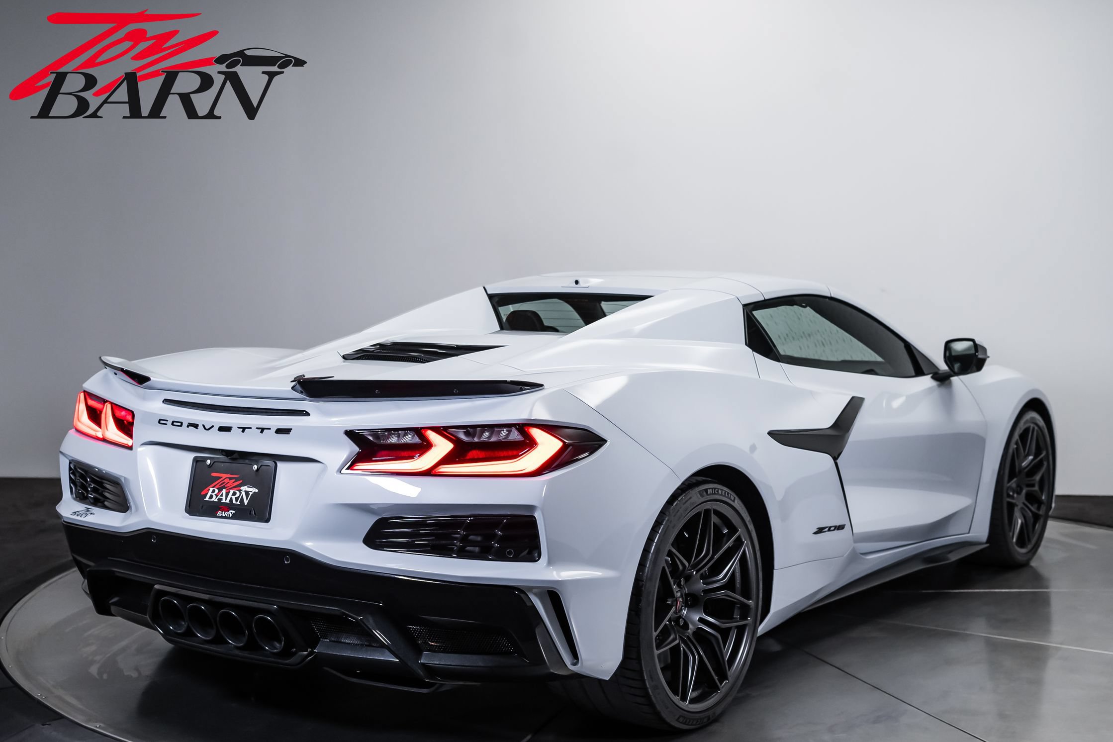 Used 2024 Chevrolet Corvette Z06 RWD image 13