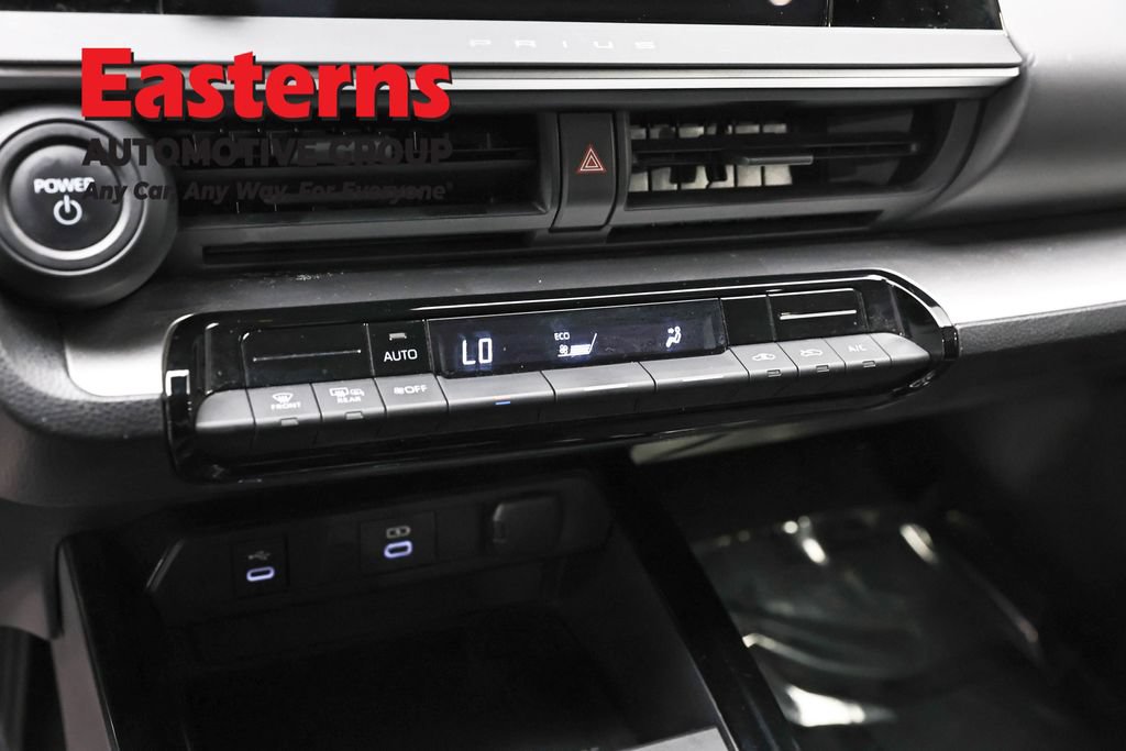 Used 2023 Toyota Prius LE FWD image 18