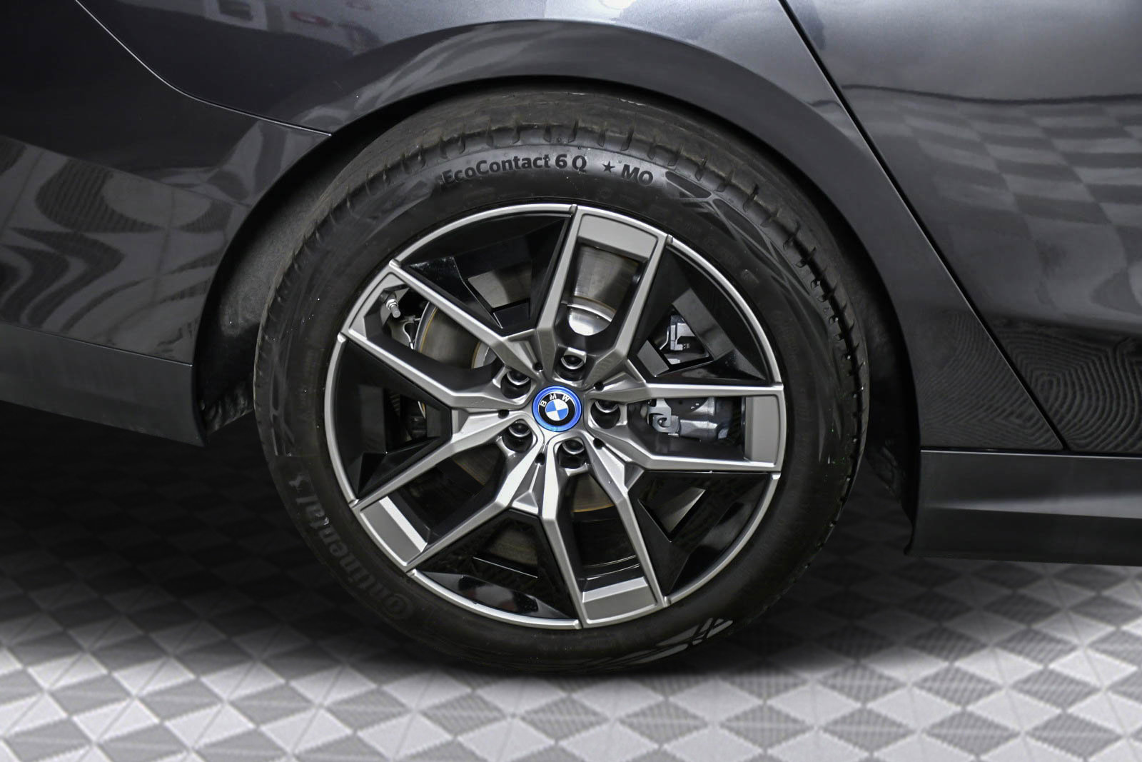 Used 2025 BMW i5 xDrive40 w/ Premium Package image 31