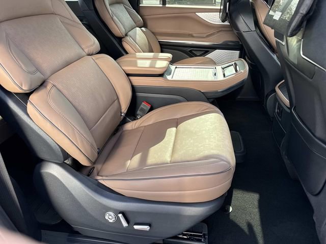 New 2026 Lincoln Navigator L Black Label image 10