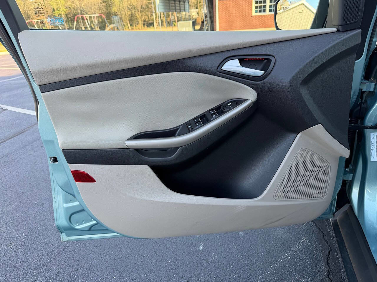 Used 2012 Ford Focus SEL image 10