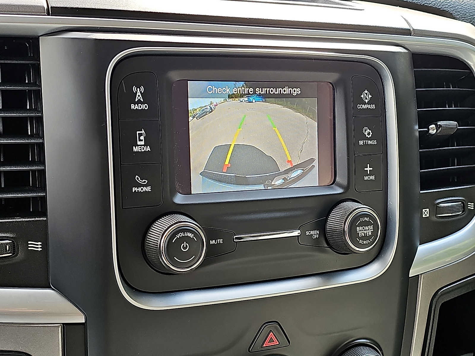 Used 2022 RAM 1500 Classic SLT AWD/4WD image 17