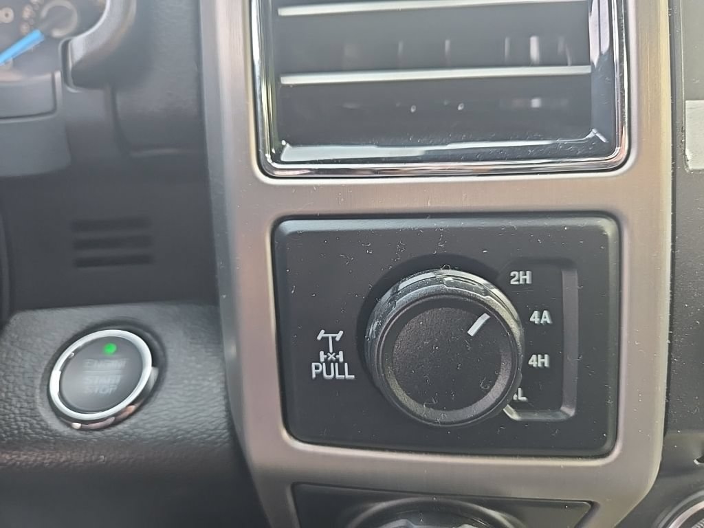 Used 2018 Ford F150 Platinum w/ Equipment Group 701A Luxury AWD/4WD image 19