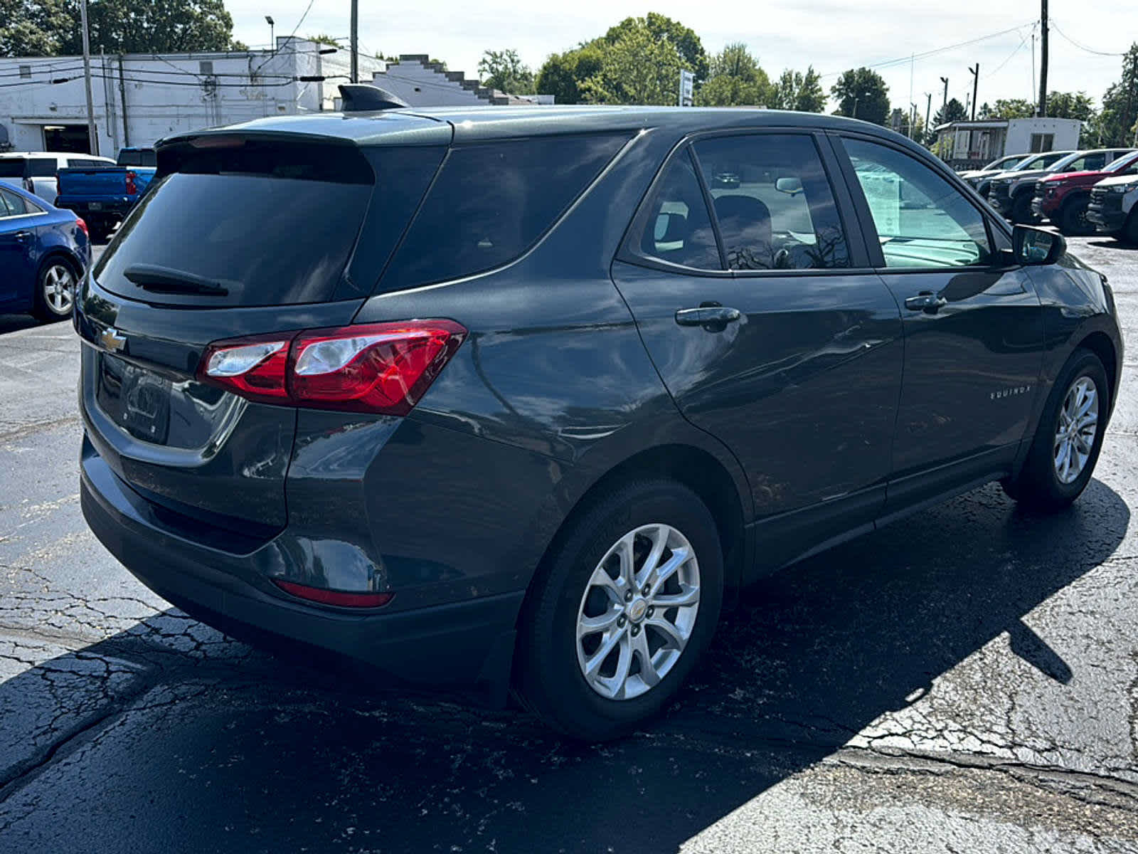 Used 2020 Chevrolet Equinox LS w/ LS Convenience Package FWD image 4