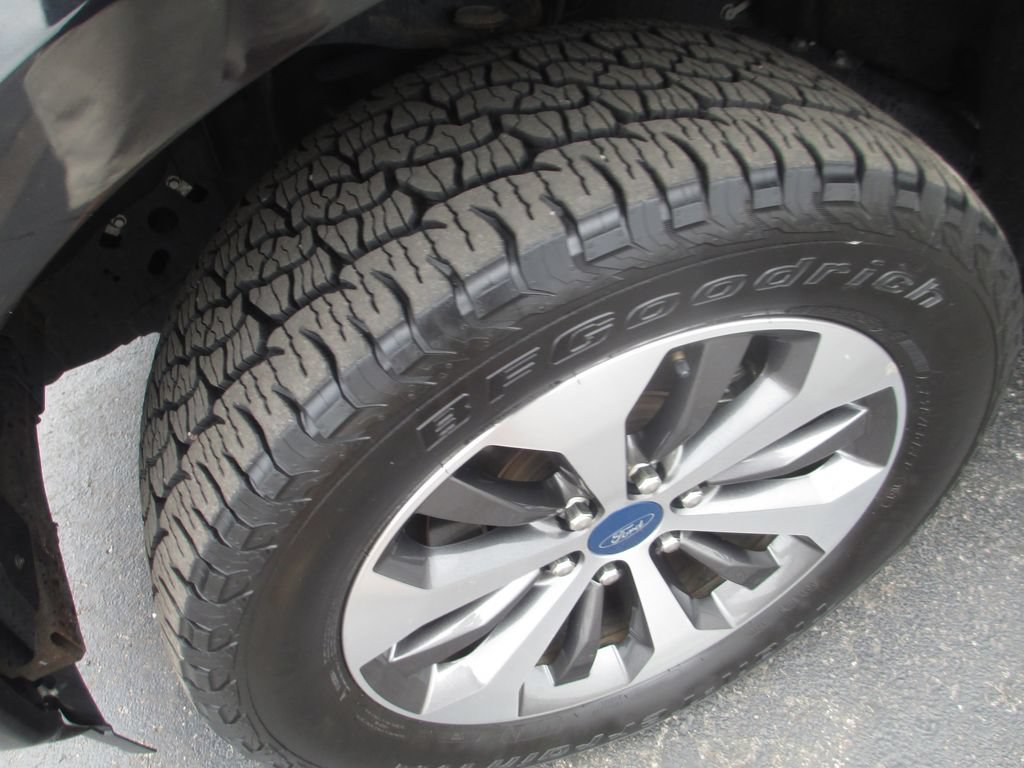 Used 2019 Ford F150 XL w/ Equipment Group 101A Mid AWD/4WD image 13