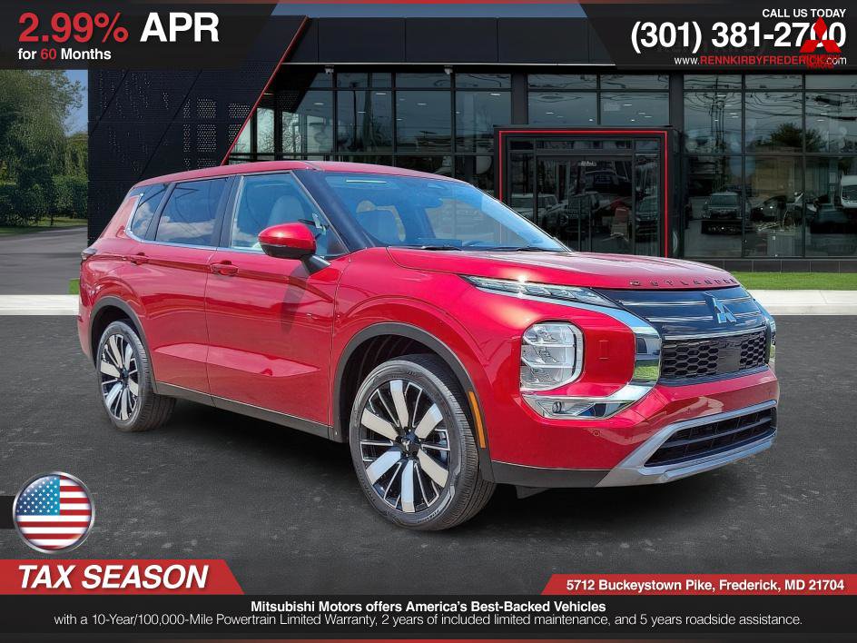 Used 2025 Mitsubishi Outlander SE image 1