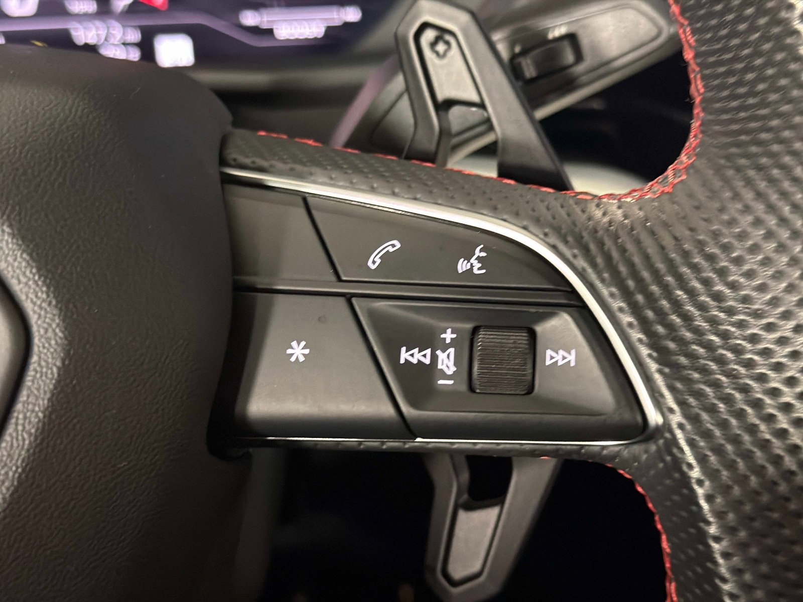 Used 2019 Lamborghini Urus AWD/4WD image 47