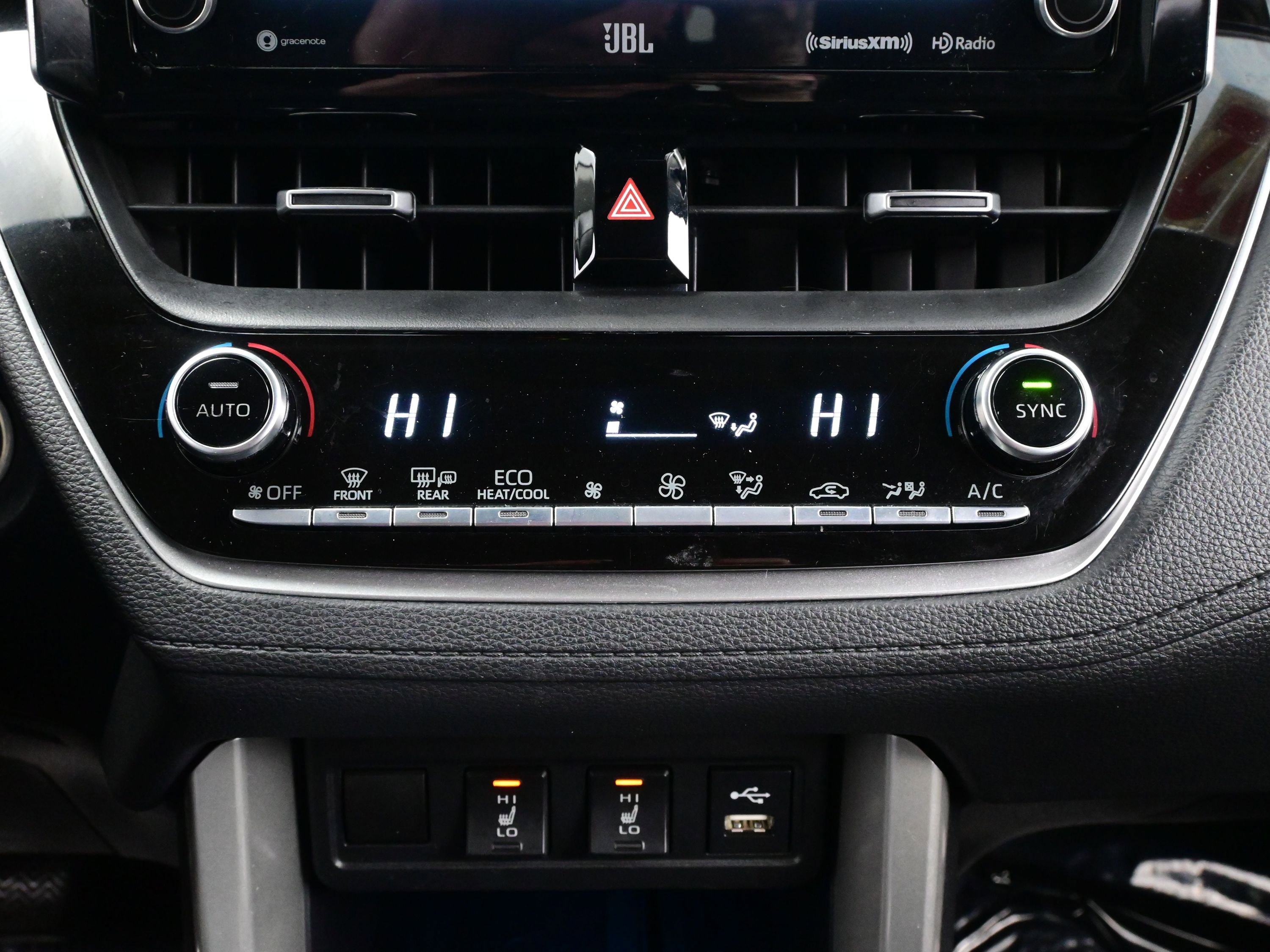 Used 2022 Toyota Corolla Cross XLE image 21