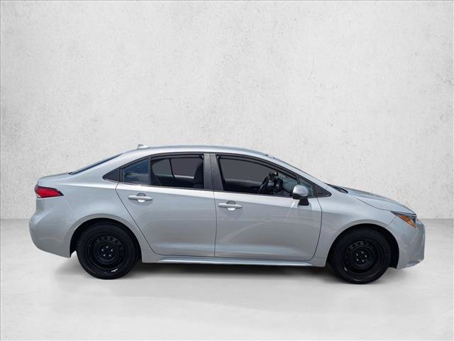 Used 2022 Toyota Corolla LE FWD image 4