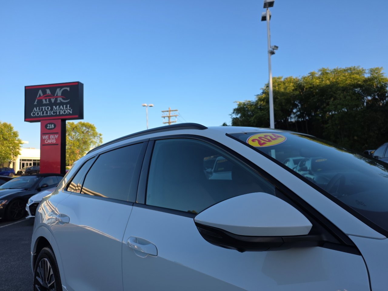 Used 2024 Audi Q8 e-tron Premium Plus w/ Premium Plus Package image 32