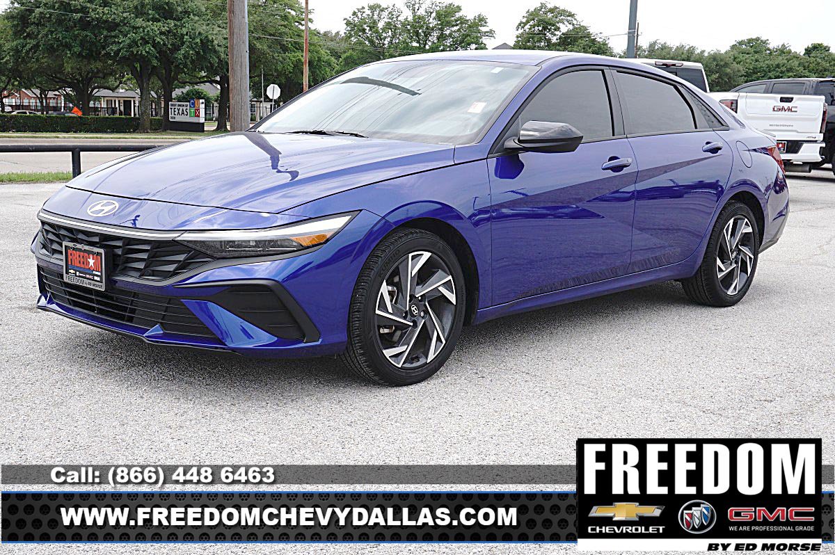 Used 2025 Hyundai Elantra Sport FWD image 3
