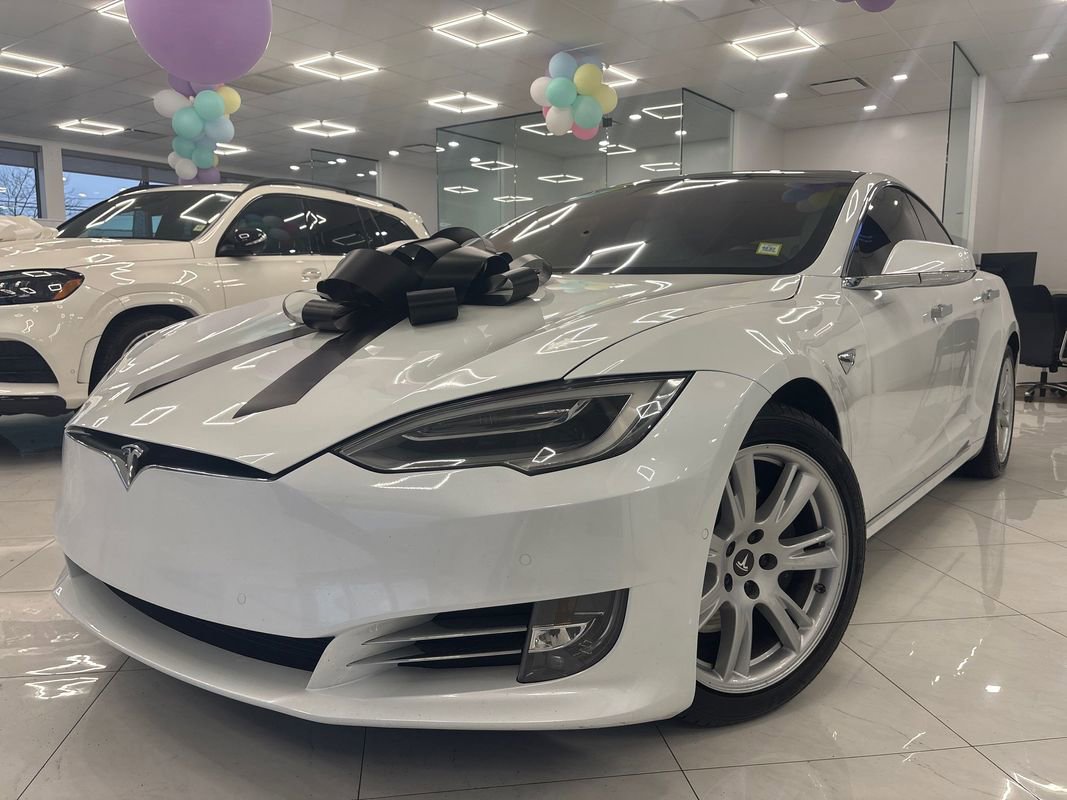Used 2020 Tesla Model S Long Range Plus image 1