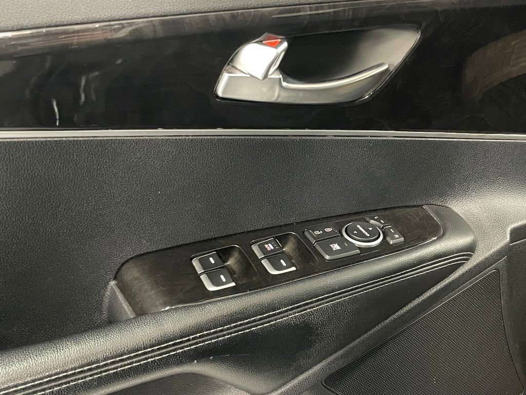 Used 2016 Kia Sorento LX image 12