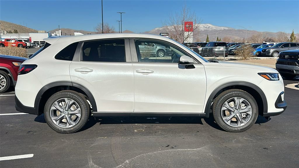 New 2026 Honda HR-V LX image 2