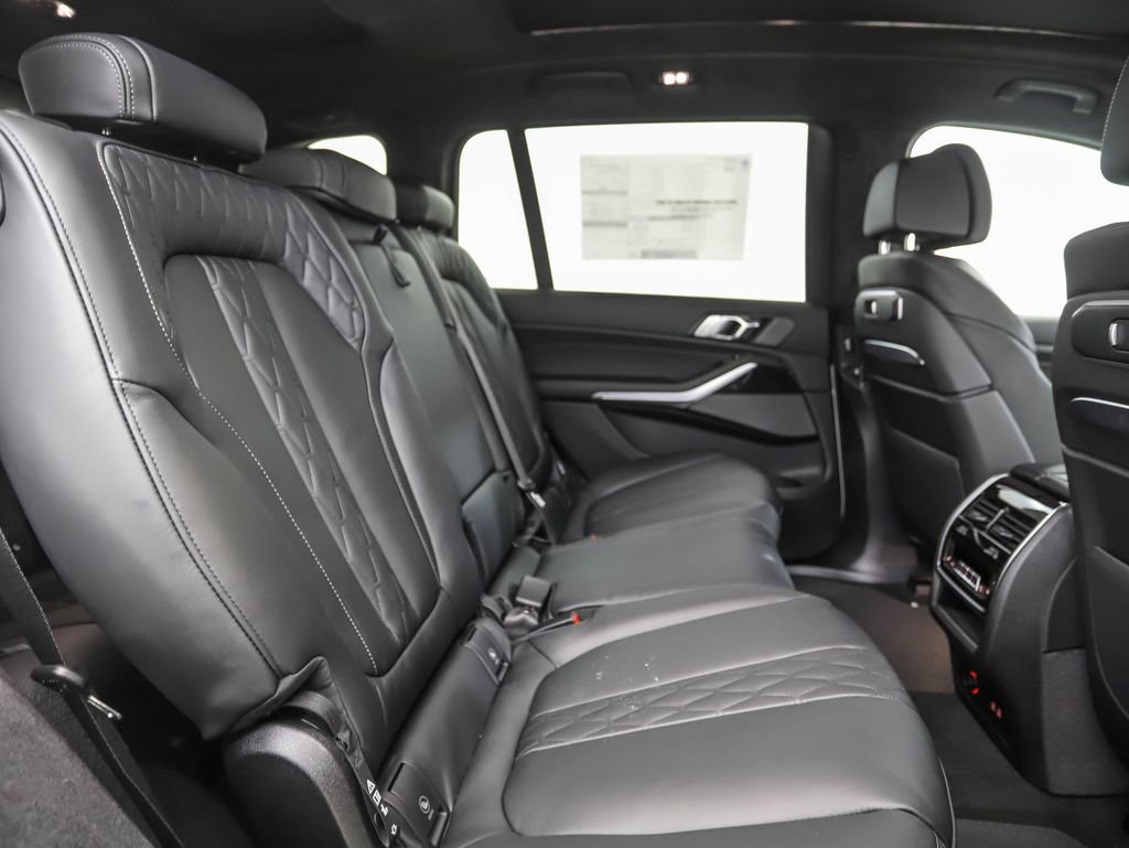 Used 2026 BMW X7 xDrive40i w/ M Sport Package image 33