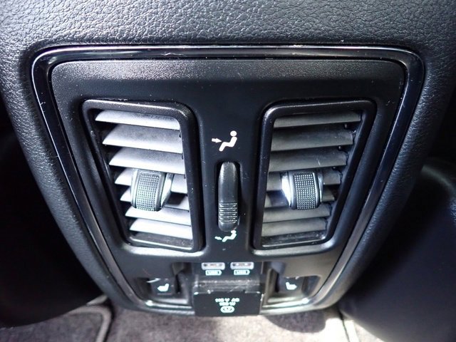 Used 2017 Jeep Grand Cherokee Limited image 18