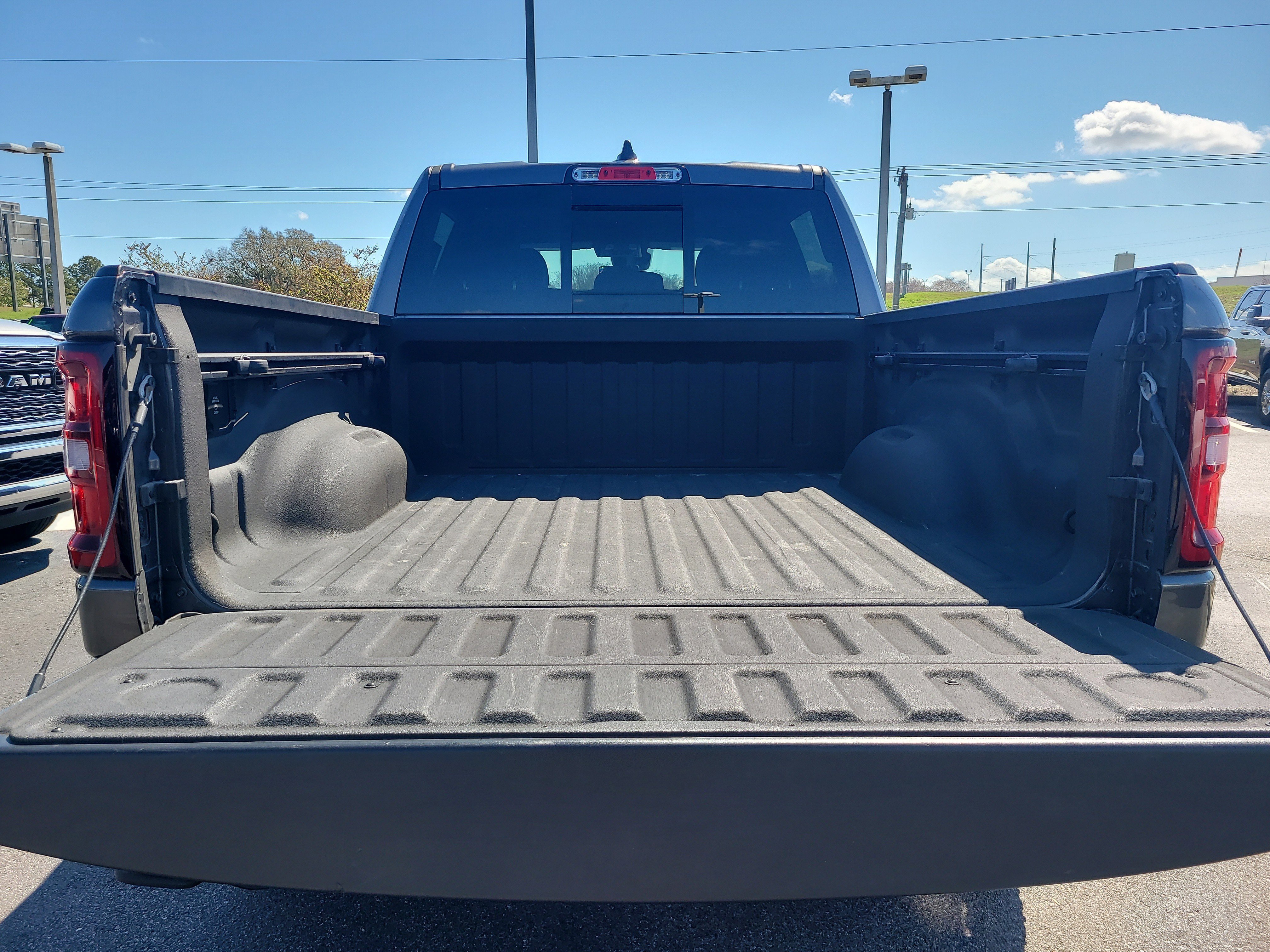 Used 2025 RAM 1500 Warlock AWD/4WD image 8