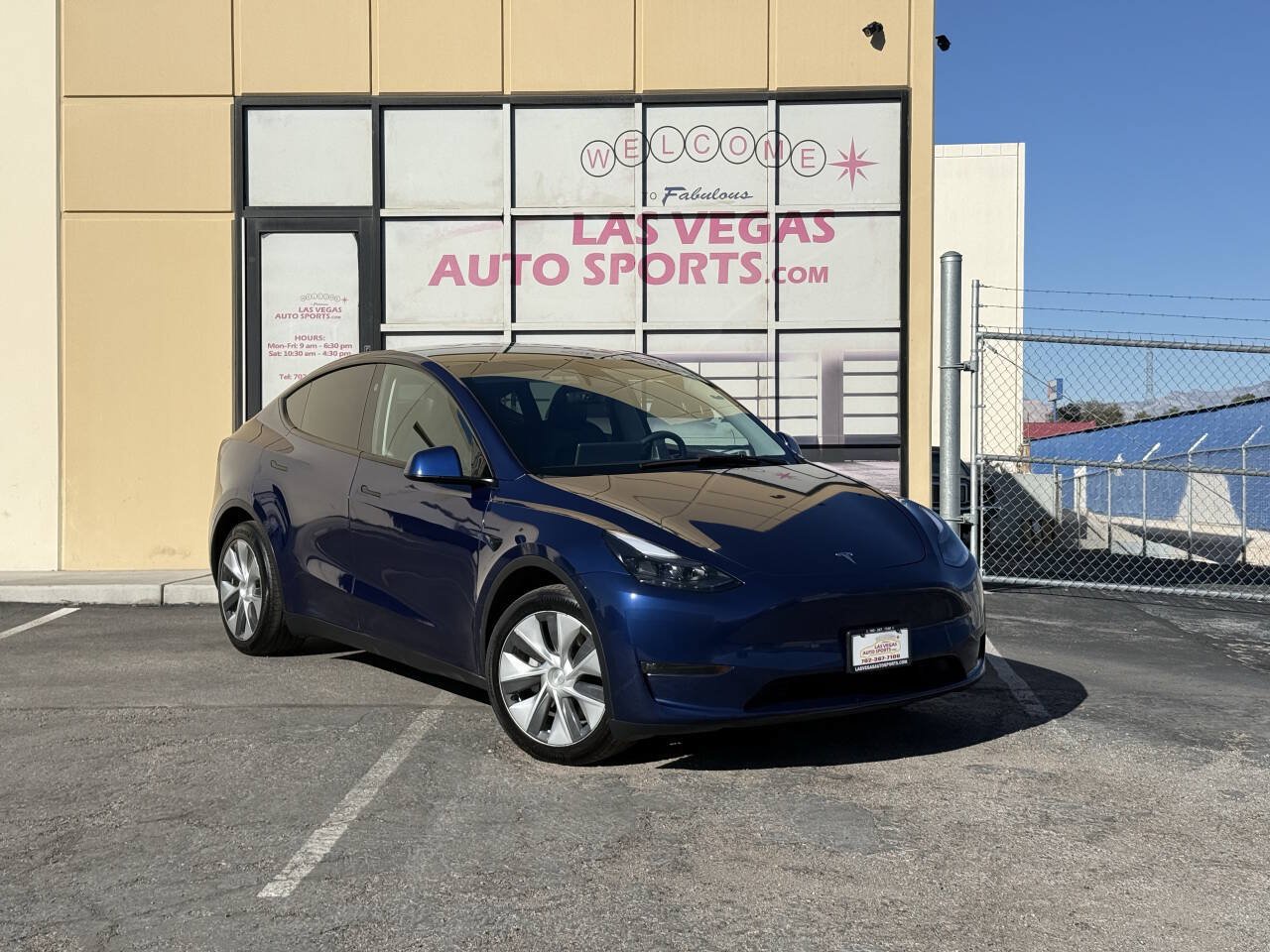Used 2023 Tesla Model Y Long Range AWD/4WD image 38