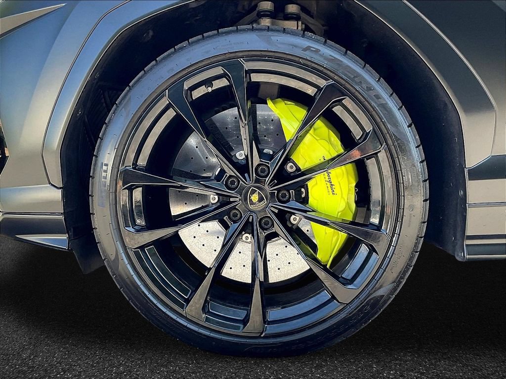 Used 2022 Lamborghini Urus AWD/4WD image 28