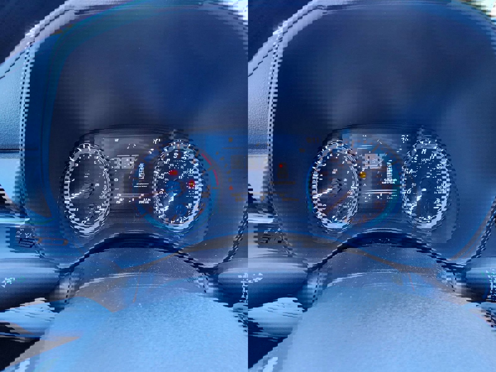 Used 2023 Toyota Highlander L image 42