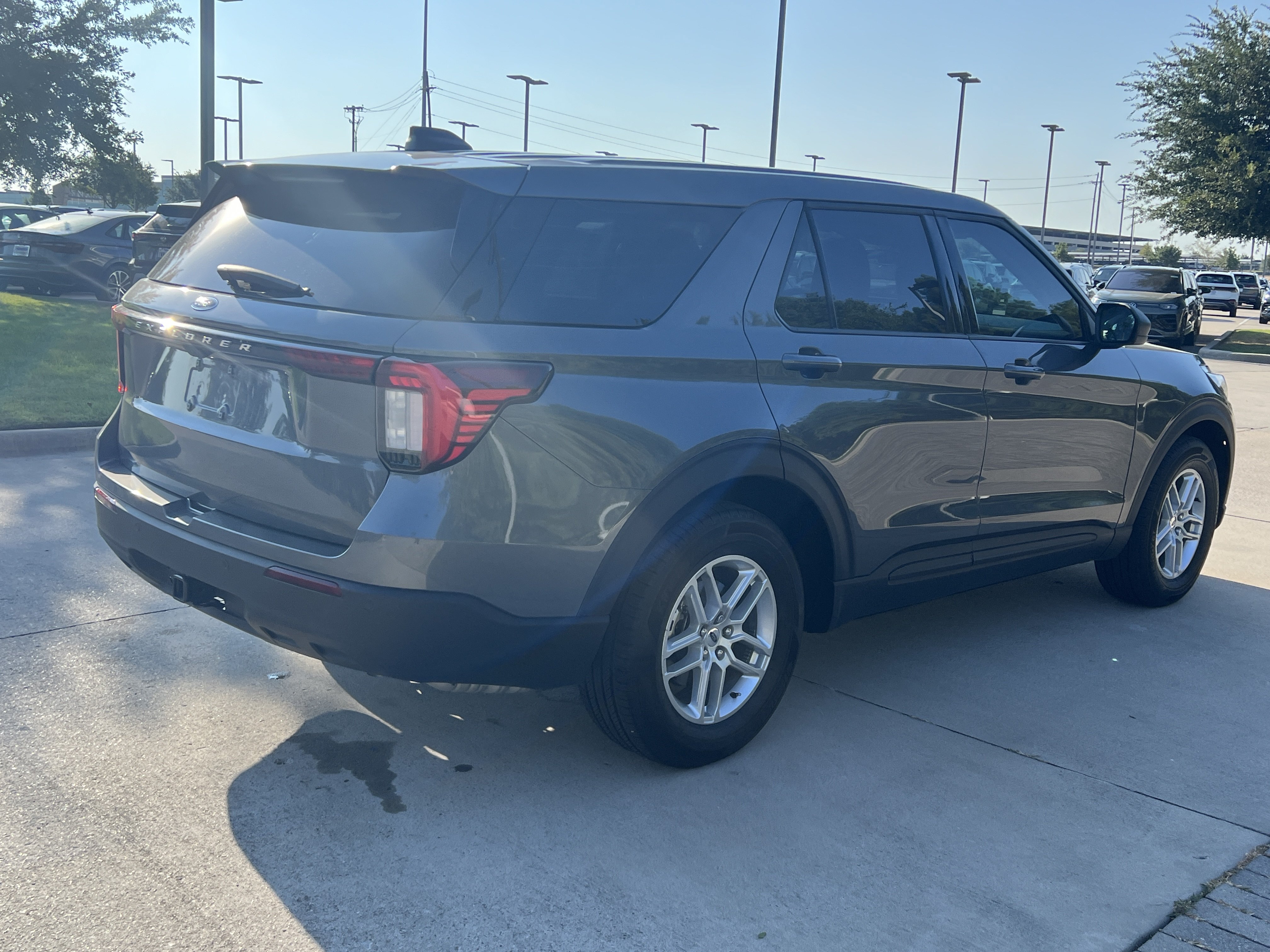 Used 2026 Ford Explorer Active RWD image 10