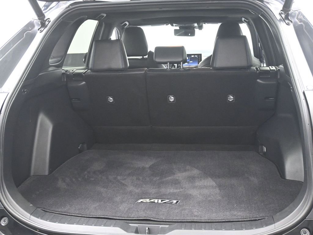 Used 2019 Toyota RAV4 XSE w/ Carpet Mat Package image 15