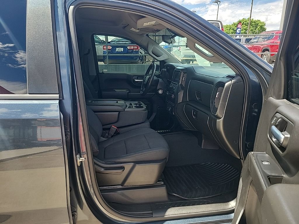 Used 2019 Chevrolet Silverado 1500 Custom Trail Boss w/ Custom Convenience Package AWD/4WD image 17