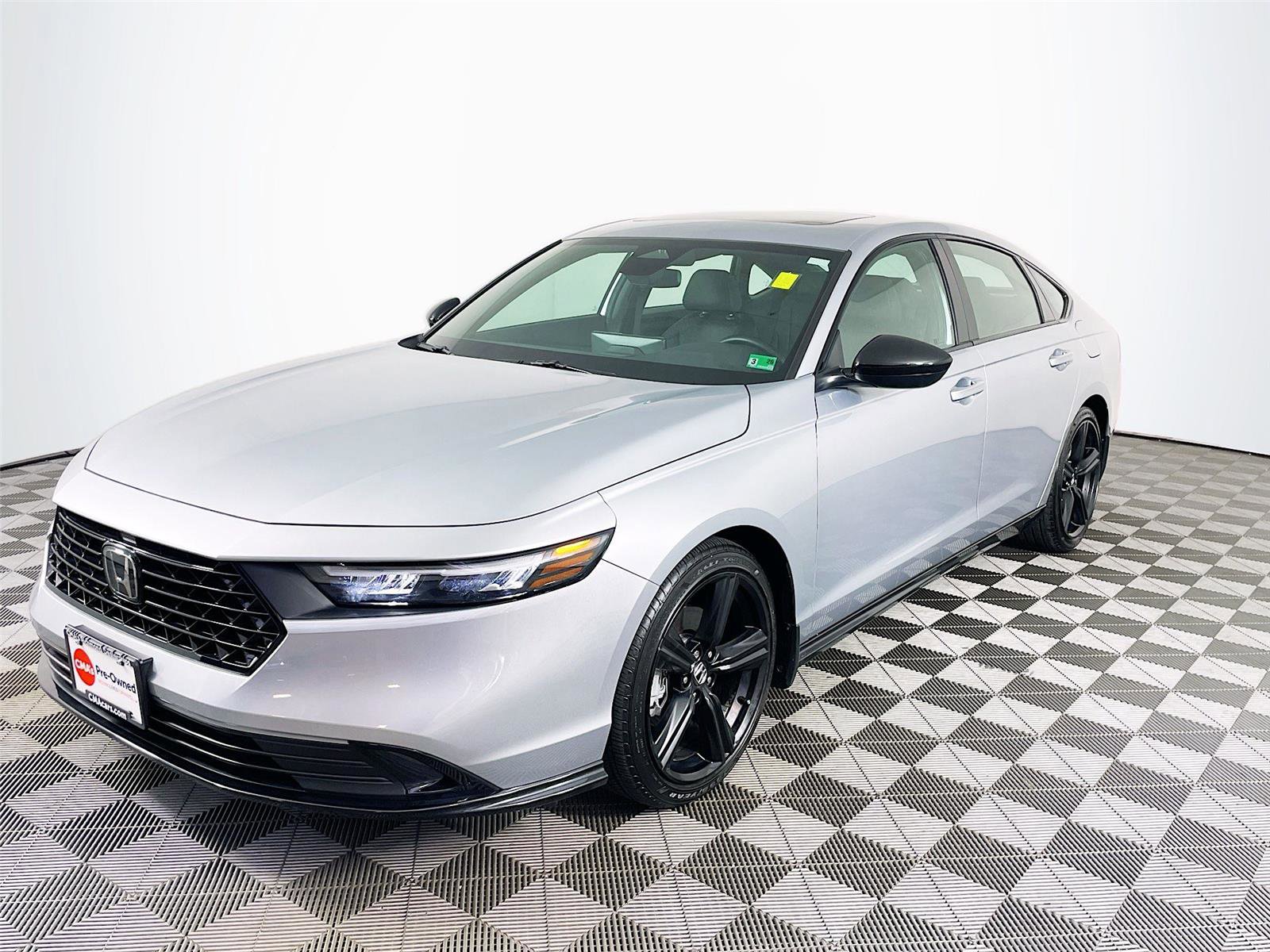 Used 2025 Honda Accord Sport image 3