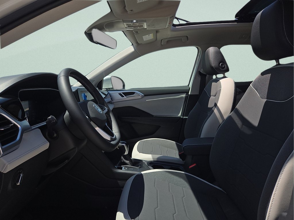New 2026 Volkswagen Taos SE FWD image 16