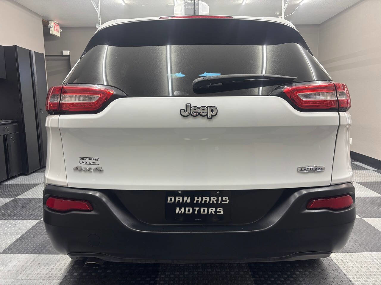 Used 2014 Jeep Cherokee Latitude AWD/4WD image 9