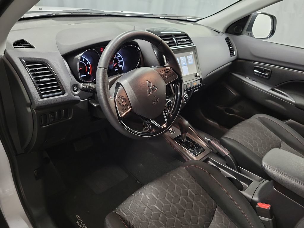 Used 2025 Mitsubishi Outlander Sport LE AWD/4WD image 13